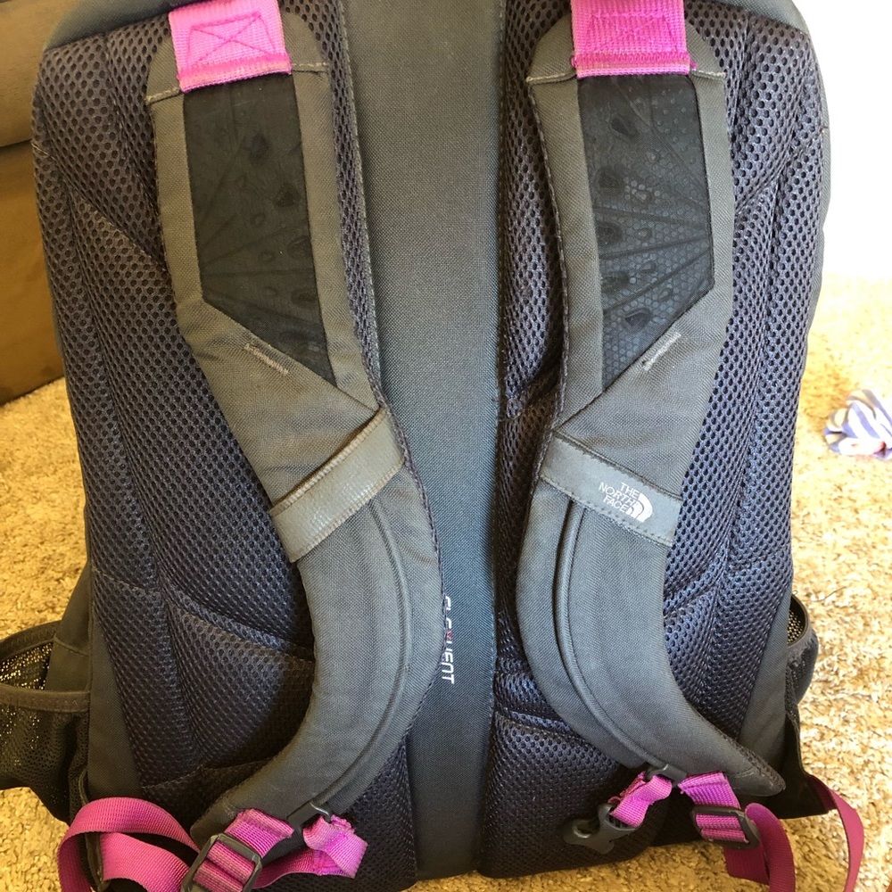 North Face backpack - Picture 4 of 4